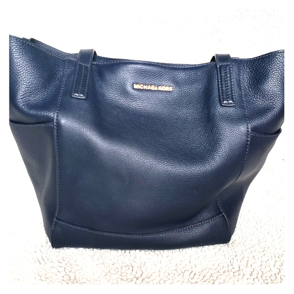 Michael Kors Ashbury Large Leather Shoulder Bad